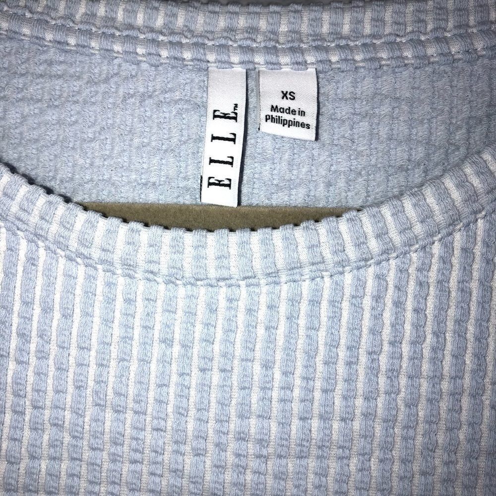 Elle soft cotton blend 3/4 ruffle sleeve ribbed top light blue/white sz XS - Picture 4 of 5
